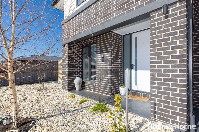 Photo - 12 Cotton Circuit, Gisborne VIC 3437 - Image 3