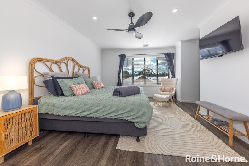Photo - 12 Cotton Circuit, Gisborne VIC 3437 - Image 12