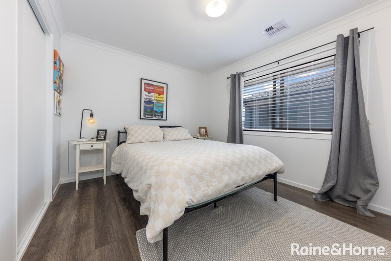 Photo - 12 Cotton Circuit, Gisborne VIC 3437 - Image 15