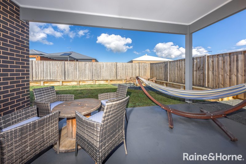 Photo - 12 Cotton Circuit, Gisborne VIC 3437 - Image 17