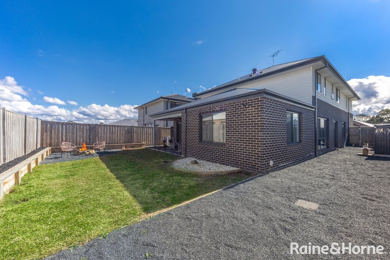 Photo - 12 Cotton Circuit, Gisborne VIC 3437 - Image 19