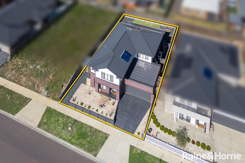 Photo - 12 Cotton Circuit, Gisborne VIC 3437 - Image 21