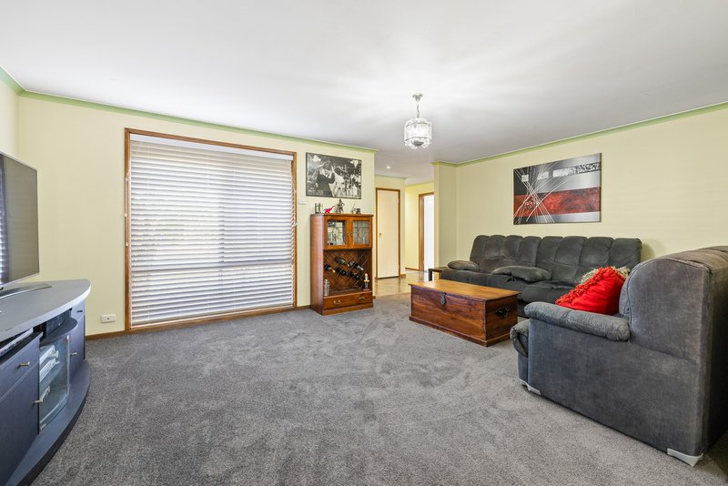 Photo - 12 Cowie Place, Hoppers Crossing VIC 3029 - Image 4