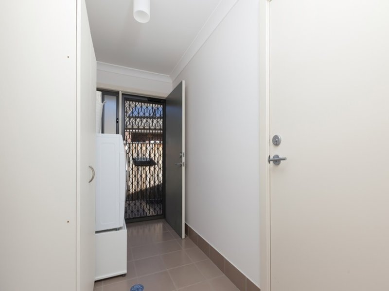 Photo - 12 Cowling Street, Middleton Grange NSW 2171 - Image 16