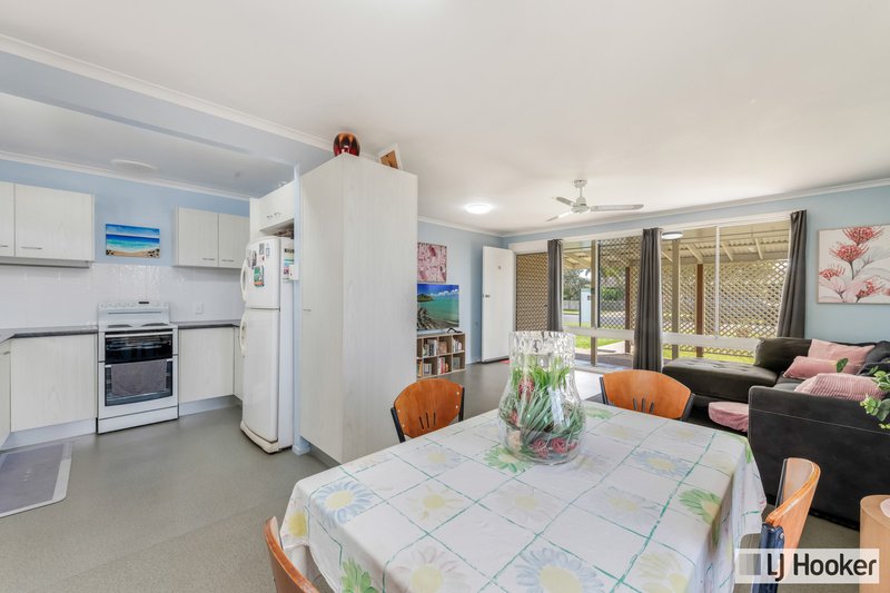 Photo - 12 Craft Street, Avenell Heights QLD 4670 - Image 9