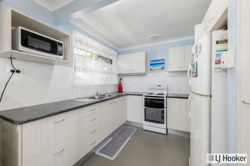 Photo - 12 Craft Street, Avenell Heights QLD 4670 - Image 10