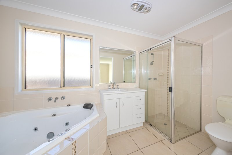 Photo - 12 Cremorne Court, Sandstone Point QLD 4511 - Image 9