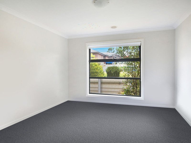 Photo - 12 Cromarty Circuit, Darley VIC 3340 - Image 6