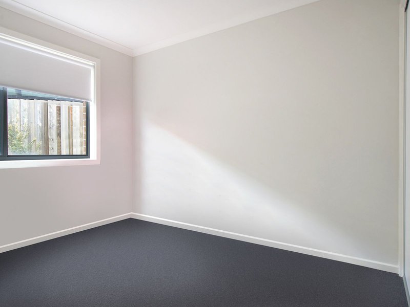 Photo - 12 Cromarty Circuit, Darley VIC 3340 - Image 8