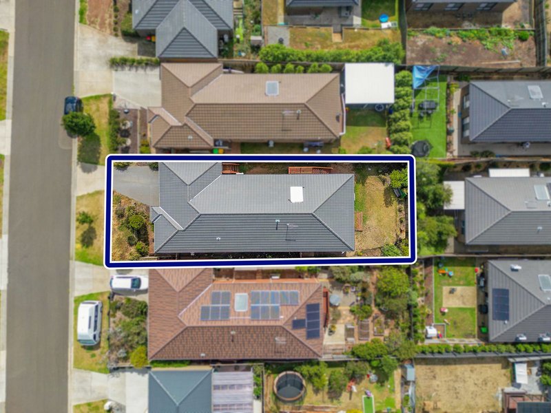 Photo - 12 Cromarty Circuit, Darley VIC 3340 - Image 12