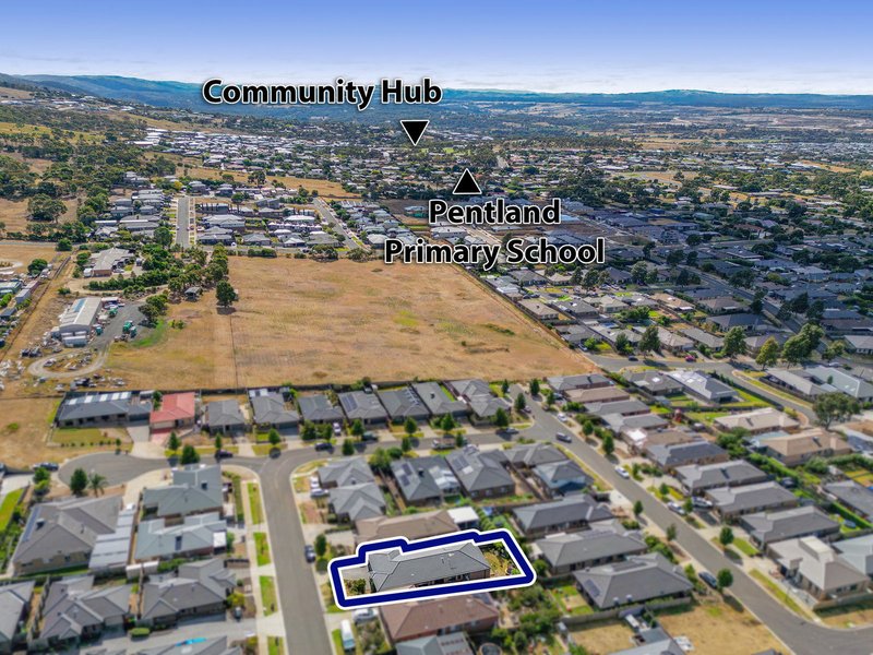 Photo - 12 Cromarty Circuit, Darley VIC 3340 - Image 15