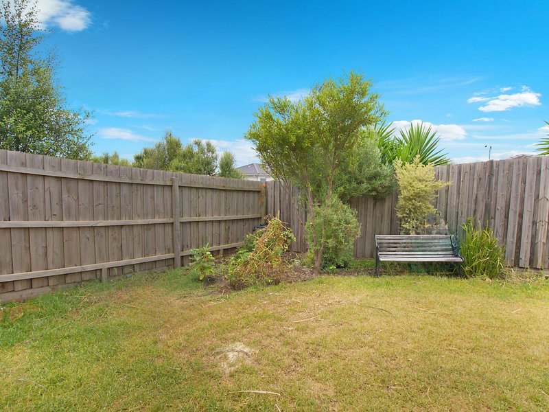 Photo - 12 Cromarty Circuit, Darley VIC 3340 - Image 16