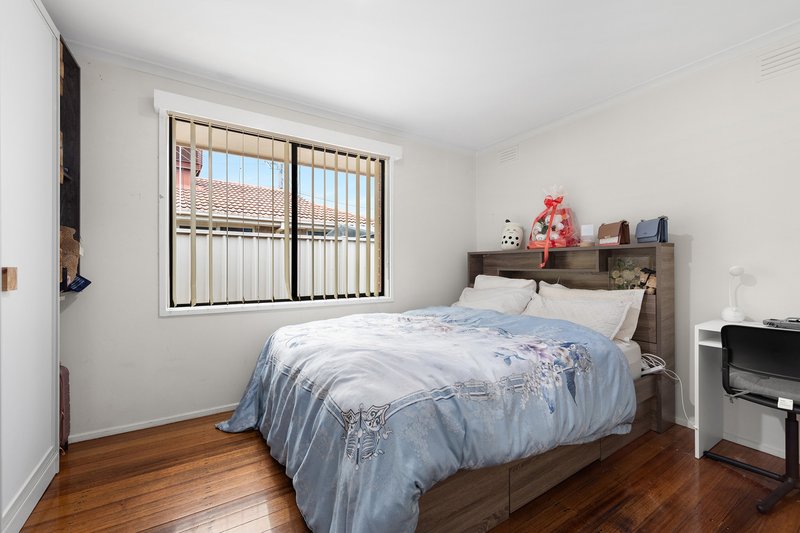 Photo - 12 Cromwell Road, Kings Park VIC 3021 - Image 5