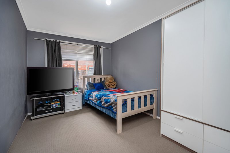 Photo - 12 Crossley Crescent, Coolaroo VIC 3048 - Image 9