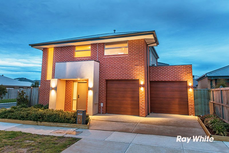 12 Crowe Avenue, Cranbourne West VIC 3977