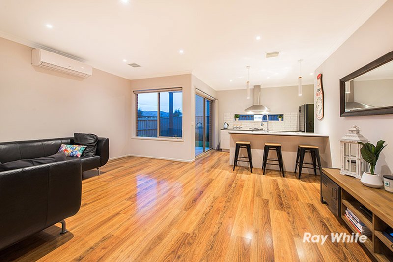 Photo - 12 Crowe Avenue, Cranbourne West VIC 3977 - Image 3