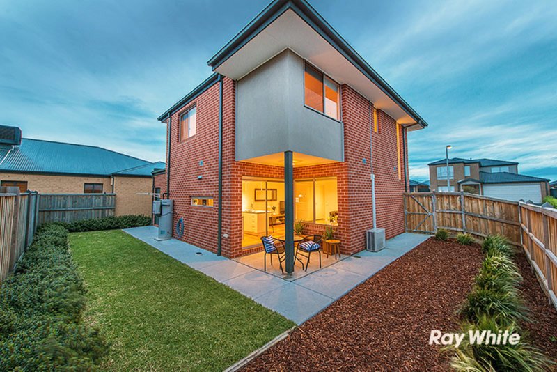 Photo - 12 Crowe Avenue, Cranbourne West VIC 3977 - Image 10