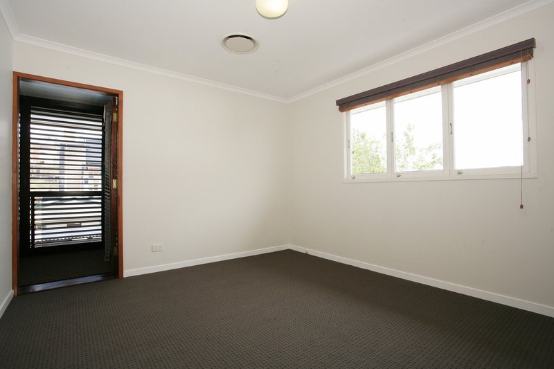 Photo - 12 Crown Street, South Brisbane QLD 4101 - Image 10