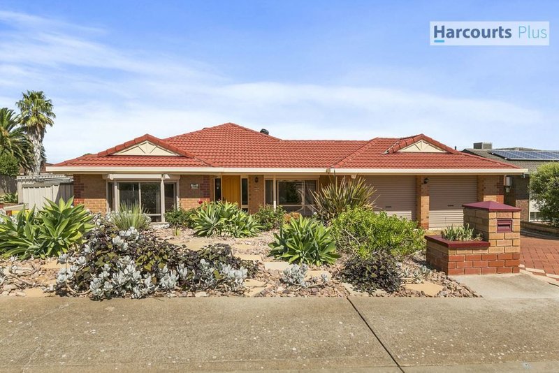 Photo - 12 Crusade Court, Hallett Cove SA 5158 - Image 2