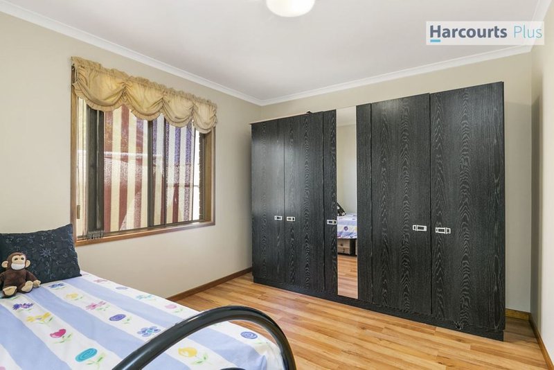 Photo - 12 Crusade Court, Hallett Cove SA 5158 - Image 12