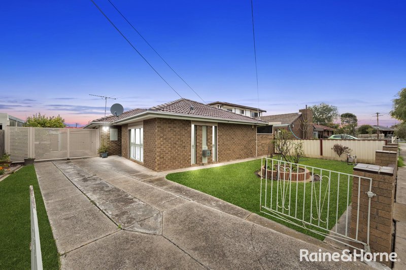 12 Cumbernauld Crescent, Deer Park VIC 3023