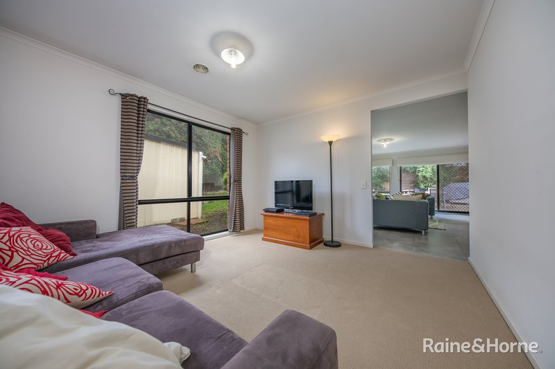 Photo - 12 Cuming Place, Sunbury VIC 3429 - Image 11