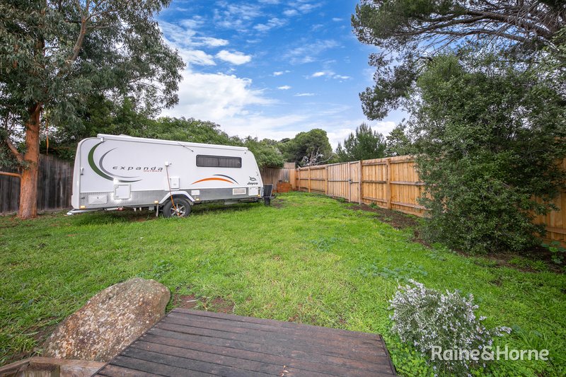 Photo - 12 Cuming Place, Sunbury VIC 3429 - Image 16