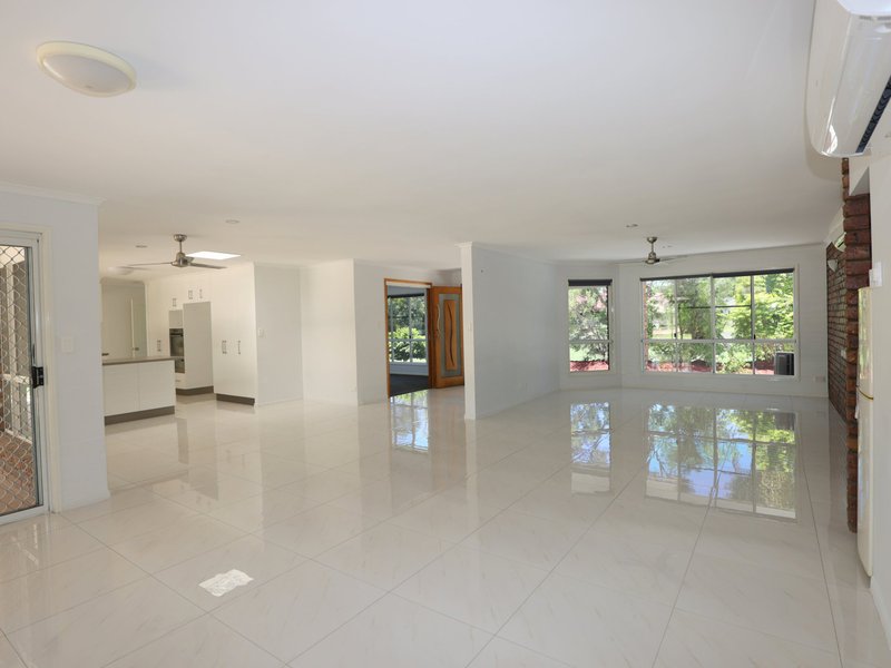 Photo - 12 Cunningham Drive, Emerald QLD 4720 - Image 9