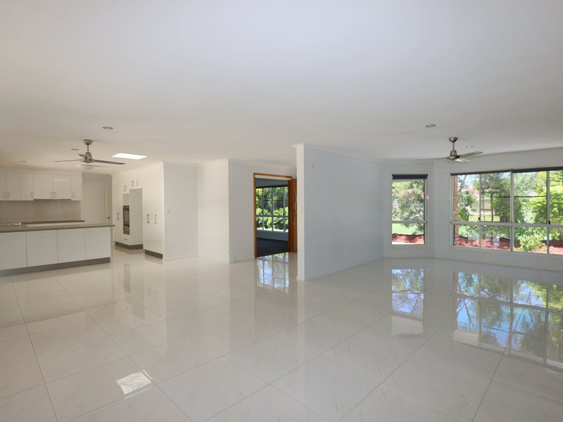 Photo - 12 Cunningham Drive, Emerald QLD 4720 - Image 11