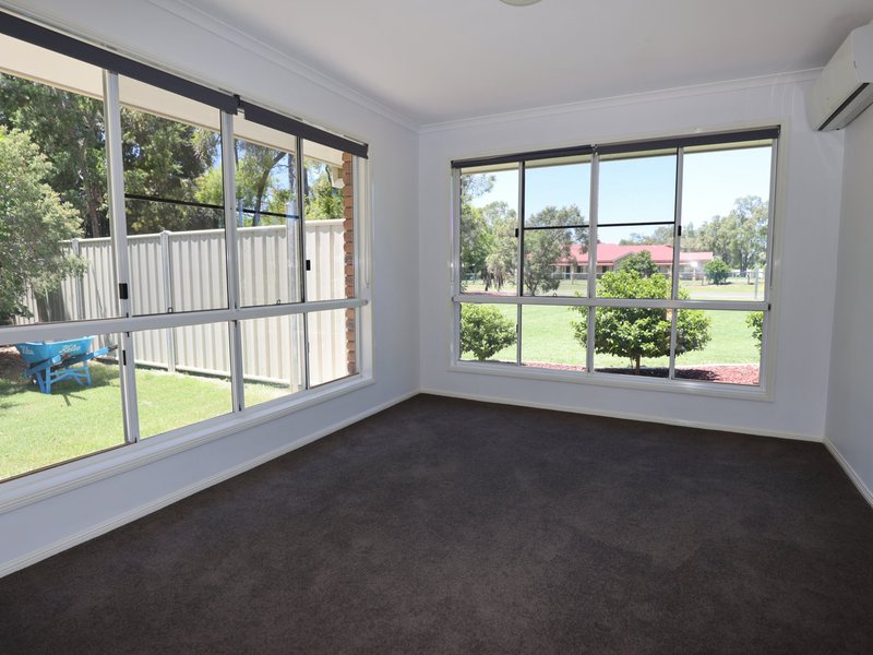 Photo - 12 Cunningham Drive, Emerald QLD 4720 - Image 19