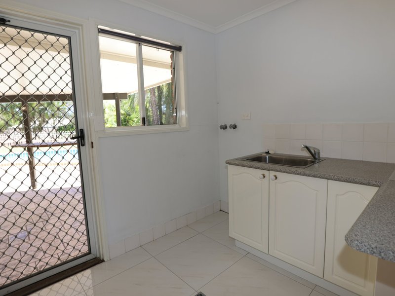 Photo - 12 Cunningham Drive, Emerald QLD 4720 - Image 22