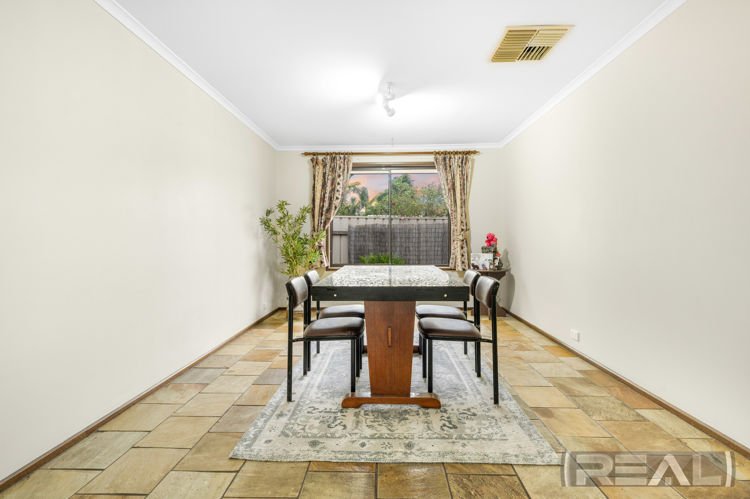 Photo - 12 Currumbin Avenue, Blakeview SA 5114 - Image 5