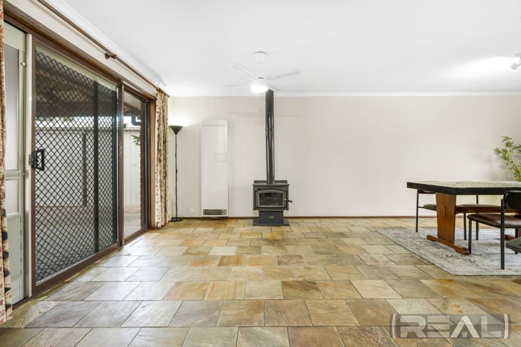 Photo - 12 Currumbin Avenue, Blakeview SA 5114 - Image 7