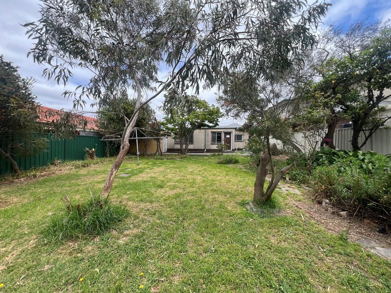 Photo - 12 Cuthbert Street, Niddrie VIC 3042 - Image 16