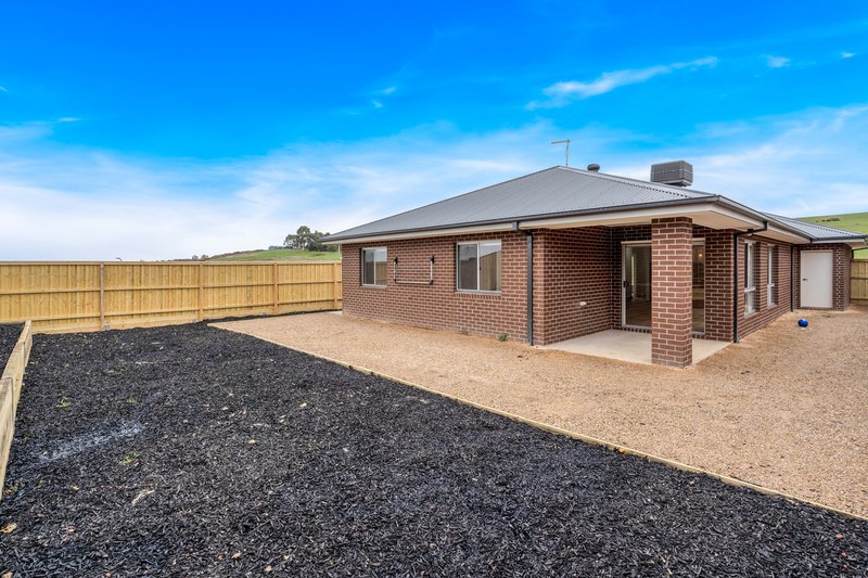 Photo - 12 Daffodil Crescent, Wallan VIC 3756 - Image 5