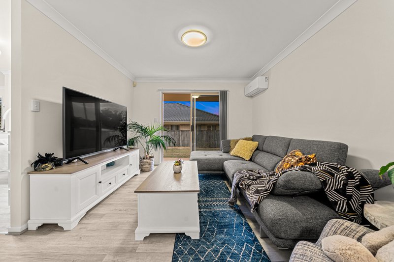 Photo - 12 Daffodil Place, Runcorn QLD 4113 - Image 3