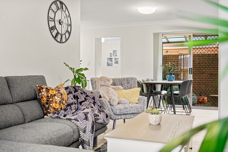 Photo - 12 Daffodil Place, Runcorn QLD 4113 - Image 10