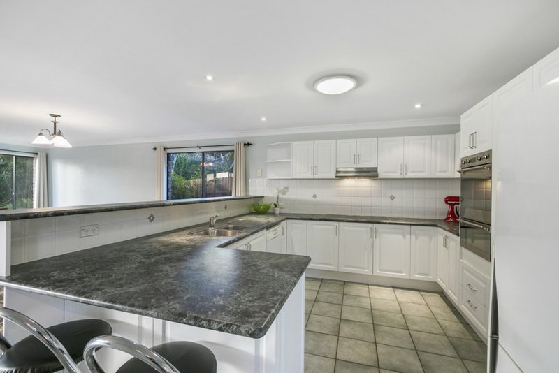 Photo - 12 Dagmar Street, Holland Park West QLD 4121 - Image 5