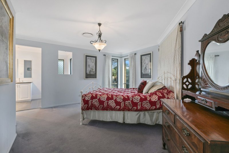 Photo - 12 Dagmar Street, Holland Park West QLD 4121 - Image 12