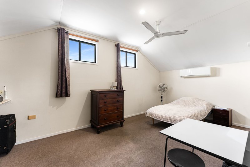 Photo - 12 Dale Street, Kingston QLD 4114 - Image 11