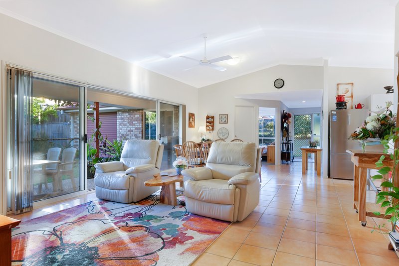 Photo - 12 Darby Street, North Lakes QLD 4509 - Image 6