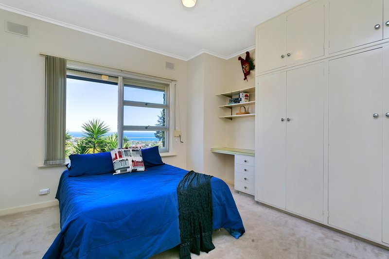 Photo - 12 Davey Crescent, Seaview Downs SA 5049 - Image 17