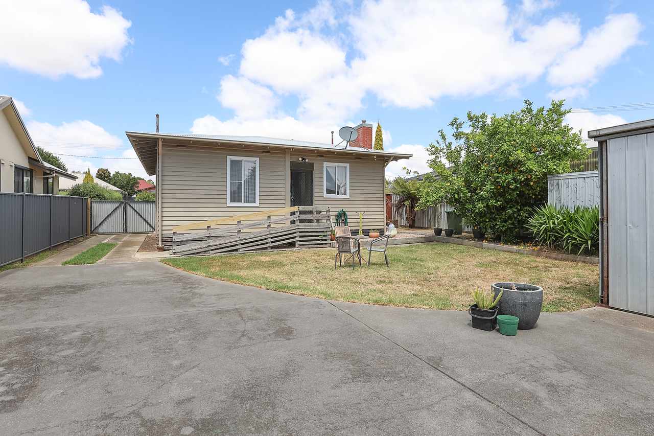 3-bedroom house at 12 Dawson Street, Camperdown VIC 3260, Corangamite, Victoria