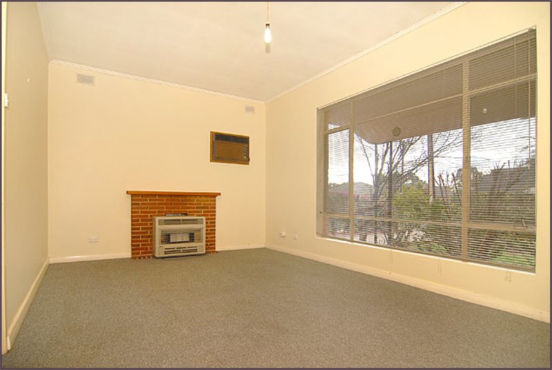 Photo - 12 Day Avenue, Rostrevor SA 5073 - Image 4