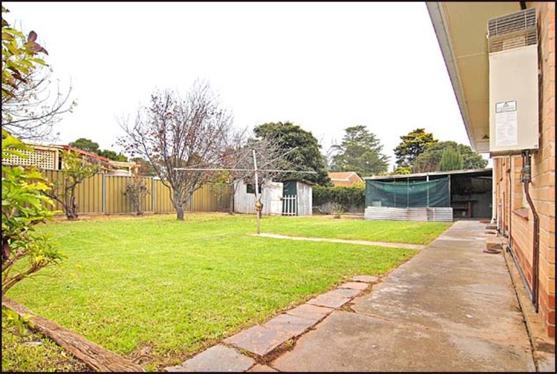 Photo - 12 Day Avenue, Rostrevor SA 5073 - Image 11