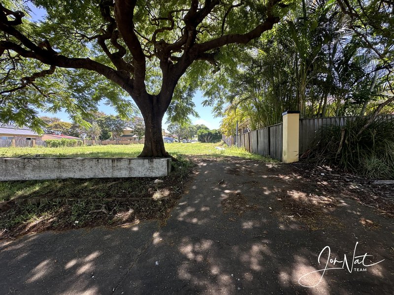 Photo - 12 Daydream Street, Redland Bay QLD 4165 - Image 2