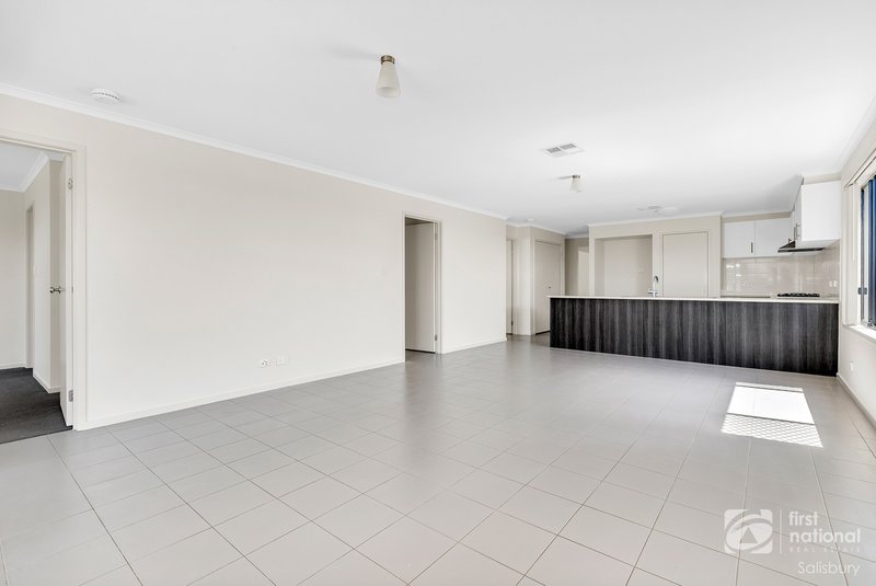 Photo - 12 Days Drive, Munno Para West SA 5115 - Image 16