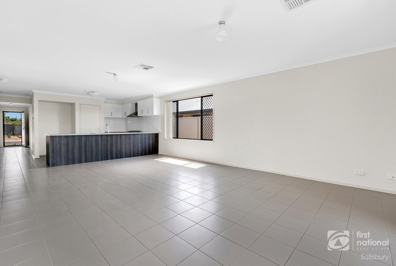 Photo - 12 Days Drive, Munno Para West SA 5115 - Image 17