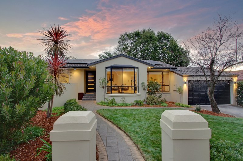 Photo - 12 De Garis Place, Scullin ACT 2614 - Image 2