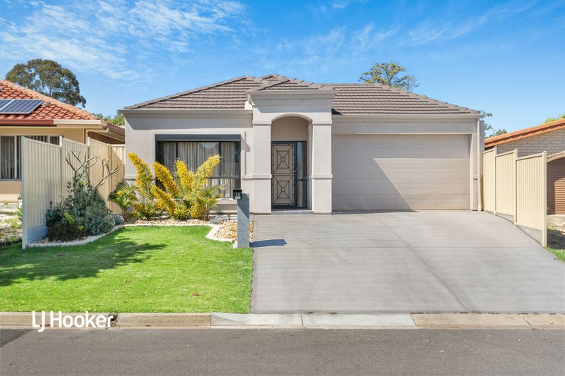 12 De Sassenay Crescent, Modbury Heights SA 5092